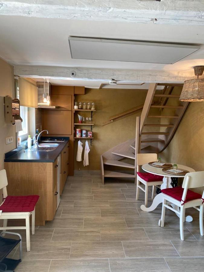 Bed and Breakfast La Chocolaterie Roly Экстерьер фото