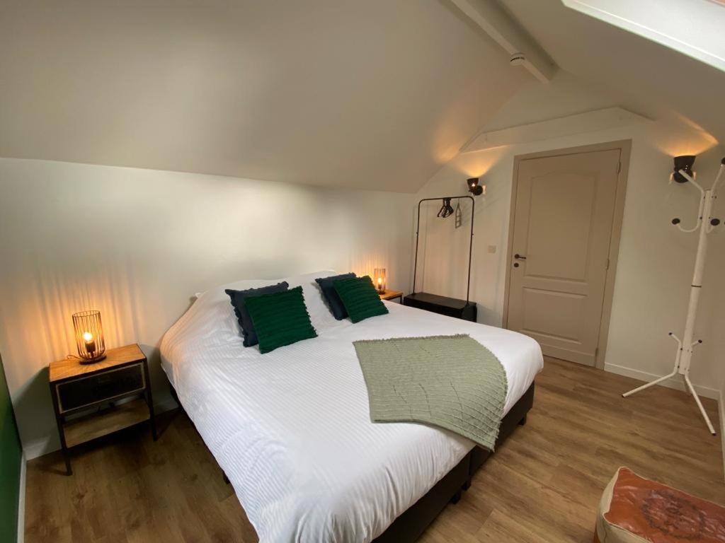 Bed and Breakfast La Chocolaterie Roly Экстерьер фото